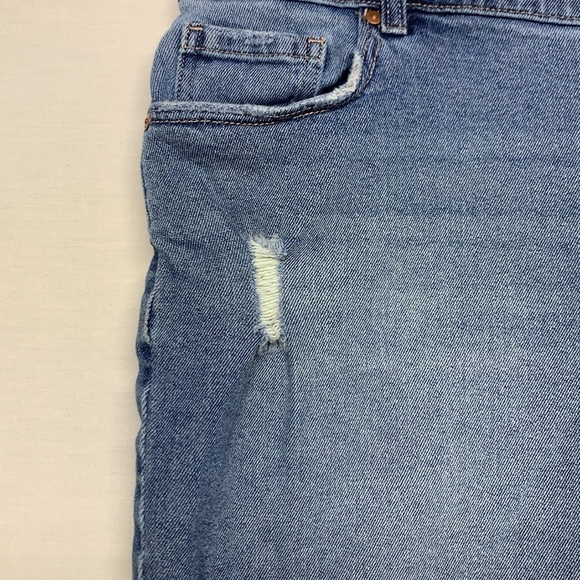 Lane Bryant Distressed Cutoff Jean Shorts - Picture 4 of 7